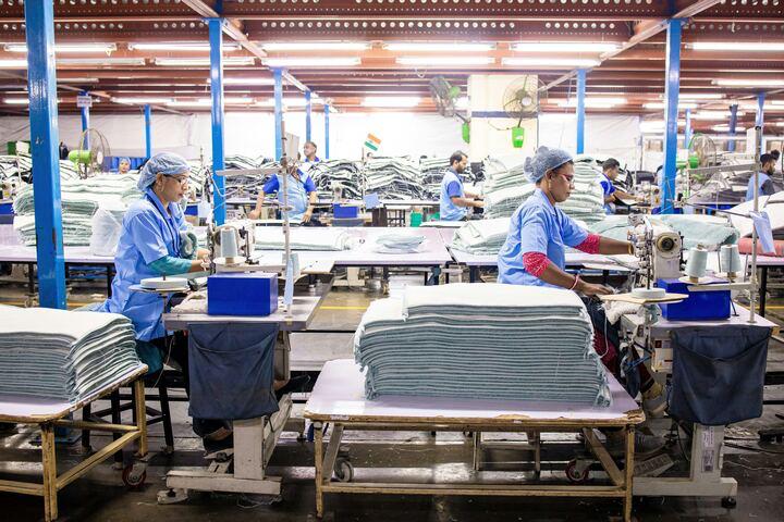 Empowering Workers through Data: A New Approach to Transparency and Compliance in the Textile Industry Empowering Workers through Data: A New Approach to Transparency and Compliance in the Textile Industry